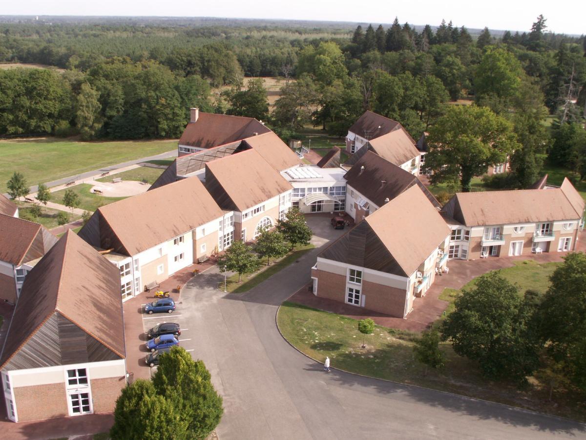 Domaine De Mont-Evray Hotell Nouan-le-Fuzelier Exteriör bild